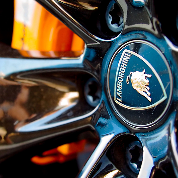 Lamborghini wheel plate to promote leading car insurance brokers Full-Time Cover